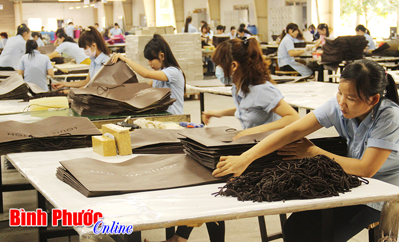 Không phải là “giúp đỡ” mà phải “trách nhiệm” với doanh nghiệp 