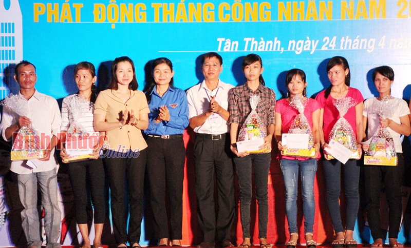 S&ocirc;i nổi ng&agrave;y hội tuy&ecirc;n truyền bầu cử tại Khu c&ocirc;ng nghiệp Đồng Xo&agrave;i I