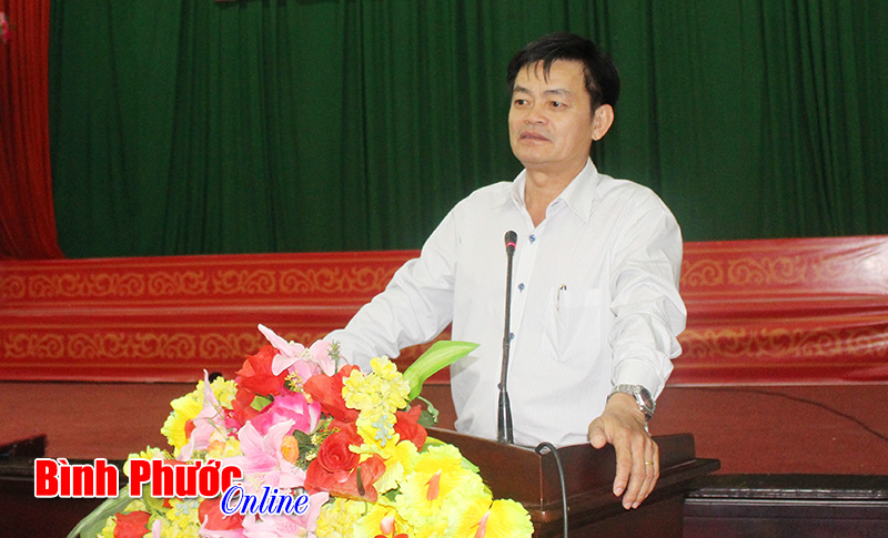 Đảng ủy cao su B&igrave;nh Long th&ocirc;ng tin thời sự cho c&aacute;n bộ chủ chốt