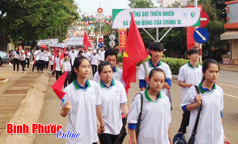 Lộc Ninh tổ chức Tuần lễ quốc gia nước sạch và vệ sinh môi trường