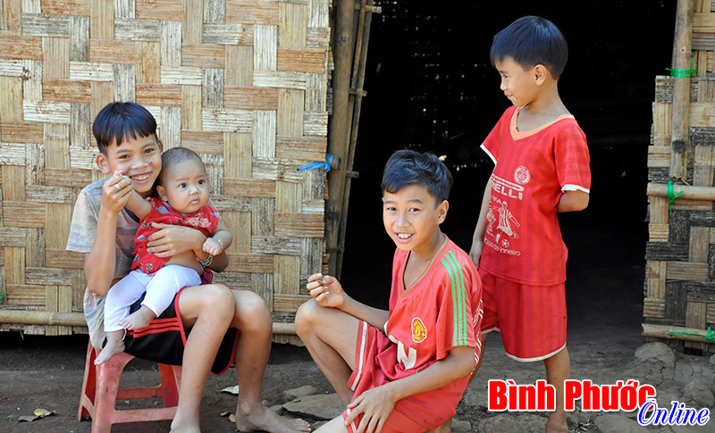 Thường trực Tỉnh ủy y&ecirc;u cầu đ&ocirc;n đốc, triển khai thực hiện Th&aacute;ng h&agrave;nh động v&igrave; trẻ em năm 2016