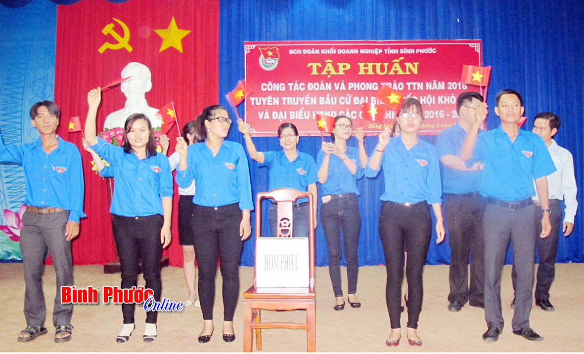 Đoàn khối doanh nghiệp tập huấn công tác đoàn và tuyên truyền bầu cử
