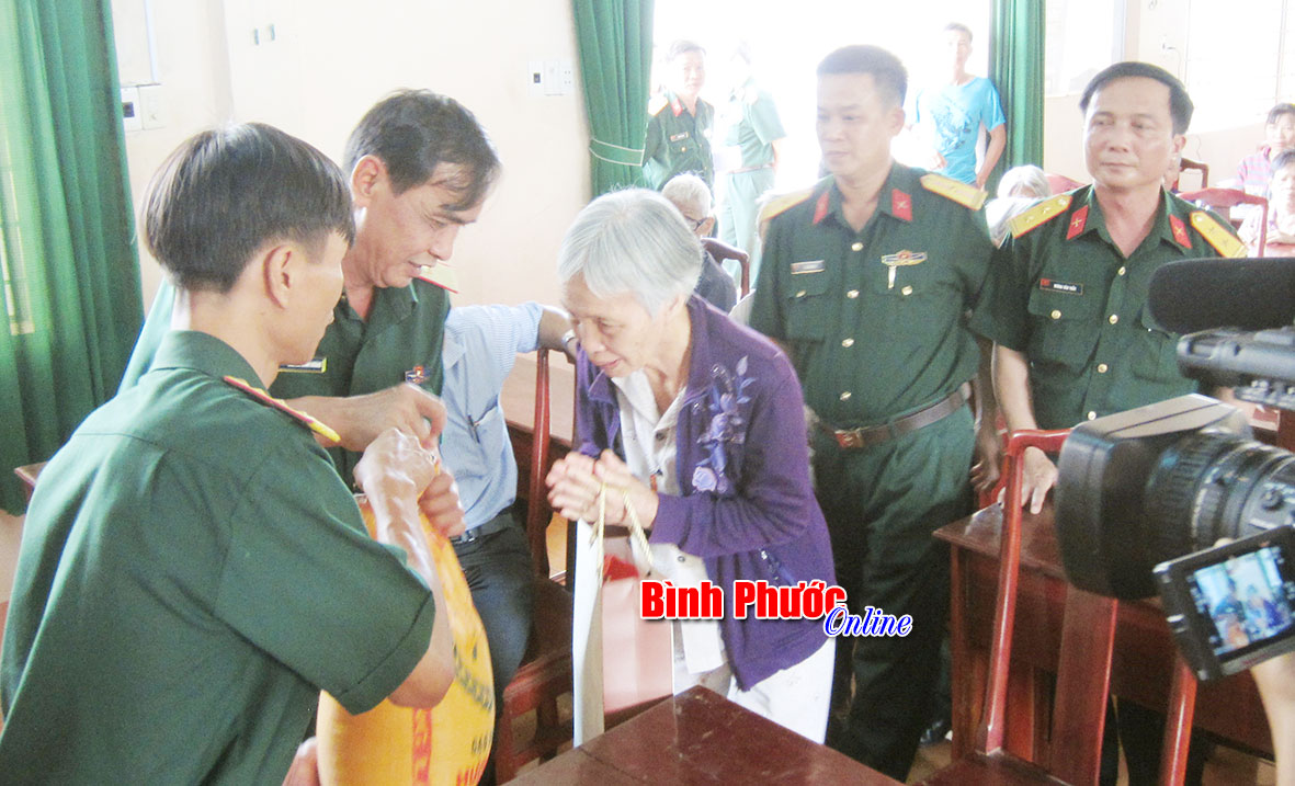 Bộ Tư lệnh Quân khu 7 và các đơn vị quân đội làm công tác dân vận tại Đồng Xoài