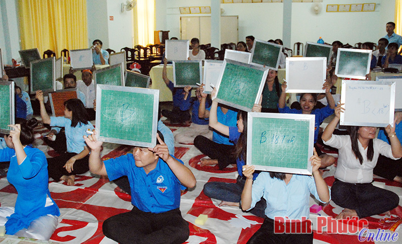 100 cán bộ, đoàn viên Tỉnh đoàn “rung chuông vàng” tìm hiểu công tác bầu cử