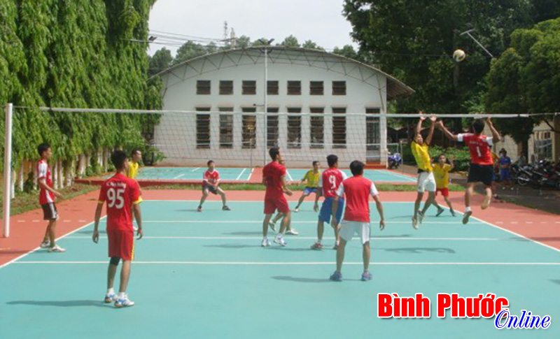 Cao su Bình Long tổ chức giao hữu thể thao với Công an thị xã Bình Long và Công an huyện Hớn Quản