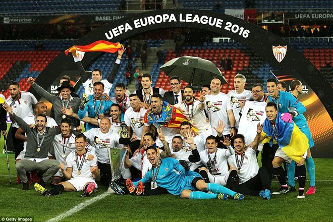 ​Hạ Liverpool, Sevilla lần thứ 3 liên tiếp vô địch Europa League