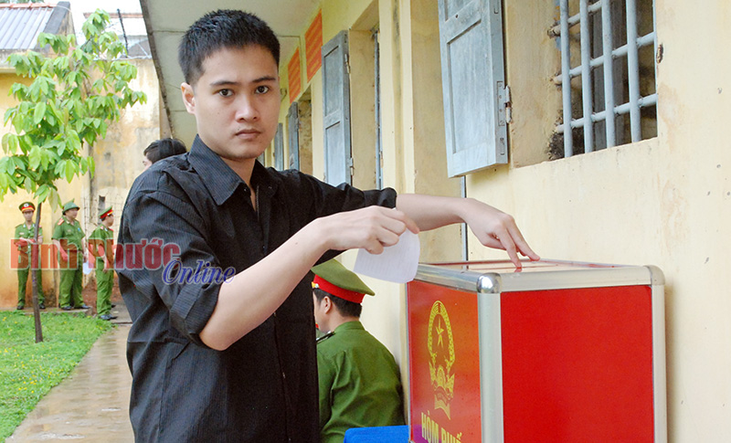 102 cử tri đang tạm giam, tạm giữ đ&atilde; bỏ phiếu bầu cử