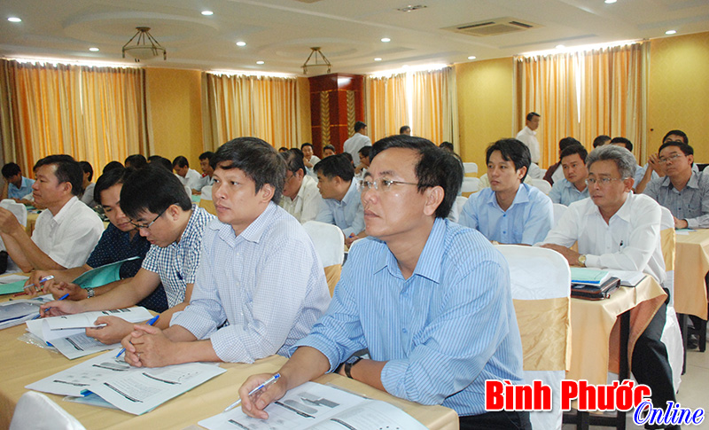 Tr&ecirc;n 100 c&aacute;n bộ được tập huấn đầu tư c&ocirc;ng v&agrave; đầu tư theo h&igrave;nh thức PPP