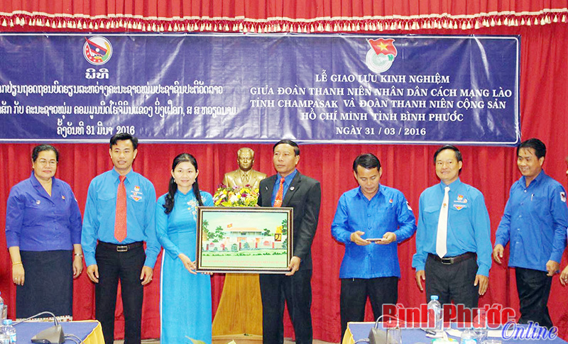 Thắm tình hữu nghị thanh niên Bình Phước - Chămpasắk