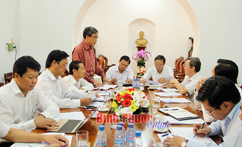 Thường trực Tỉnh ủy l&agrave;m việc với Ban Thường vụ Thị ủy B&igrave;nh Long v&agrave; Huyện ủy Hớn Quản