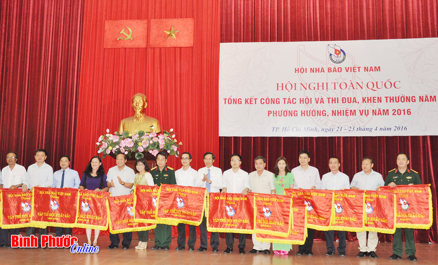 C&aacute;c nh&agrave; b&aacute;o phải &yacute; thức m&igrave;nh l&agrave; người phụng sự sự nghiệp c&aacute;ch mạng của Đảng, Nh&agrave; nước v&agrave; nh&acirc;n d&acirc;n