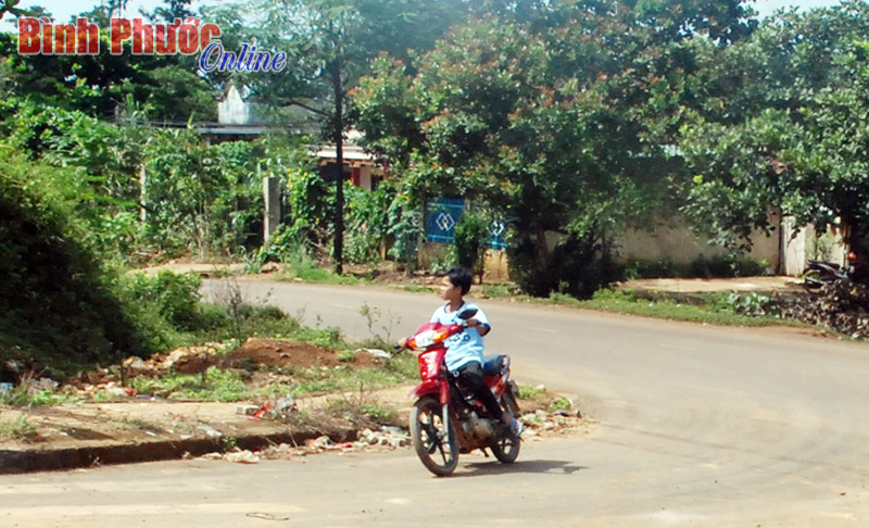 Điều khiển xe m&aacute;y kh&ocirc;ng đ&uacute;ng độ tuổi sẽ bị phạt