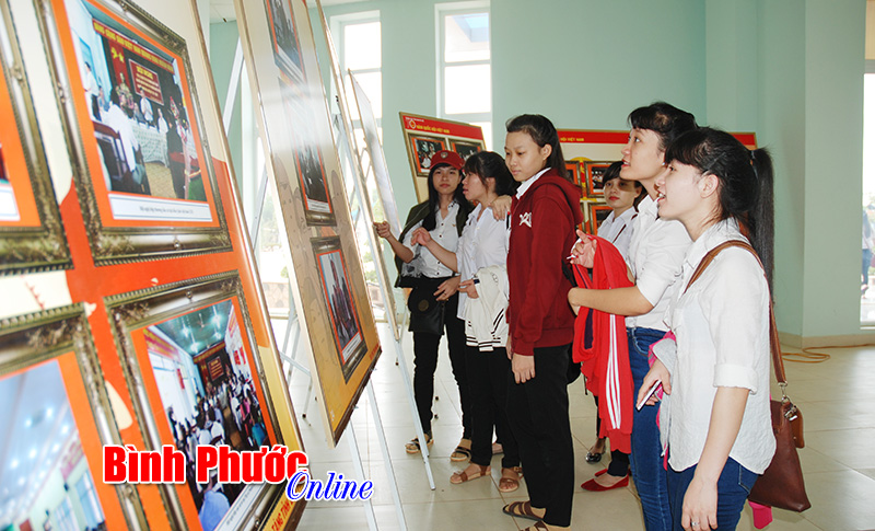 Trưng b&agrave;y 120 ảnh &ldquo;70 năm Quốc hội Việt Nam&rdquo;