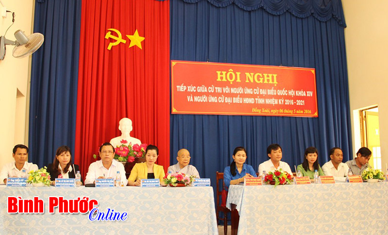 Ứng cử vi&ecirc;n đại biểu Quốc hội v&agrave; HĐND tiếp x&uacute;c cử tri thị x&atilde; Đồng Xo&agrave;i