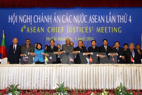 Hội nghị Ch&aacute;nh &aacute;n c&aacute;c nước ASEAN lần thứ 4 ra tuy&ecirc;n bố chung