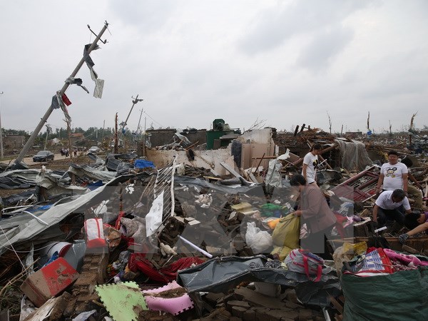 Thủ tướng gửi điện thăm hỏi về vụ lốc xo&aacute;y g&acirc;y tổn thất ở Trung Quốc