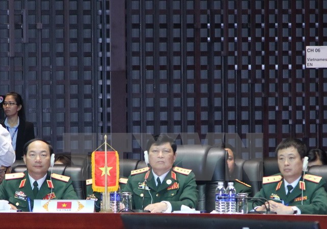 Đo&agrave;n đại biểu qu&acirc;n sự cấp cao Việt Nam thăm ch&iacute;nh thức Campuchia