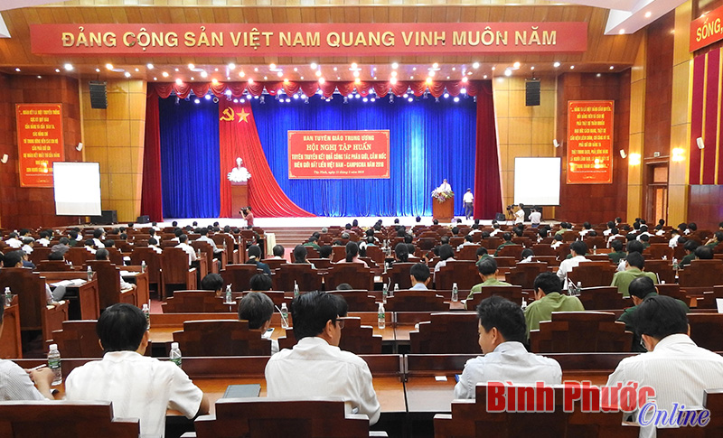 Ban Tuy&ecirc;n gi&aacute;o Trung ương: Tập huấn tuy&ecirc;n truyền c&ocirc;ng t&aacute;c ph&acirc;n giới, cắm mốc bi&ecirc;n giới đất liền Việt Nam - Campuchia năm 2016