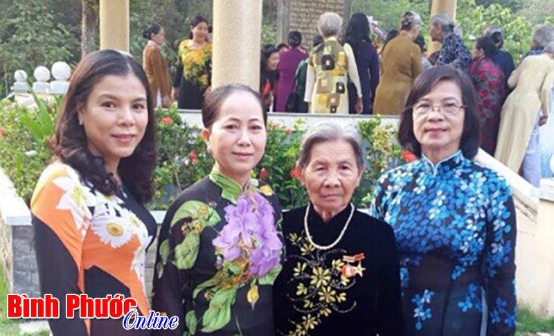 ƯCV Nguyễn Thị Xu&acirc;n H&ograve;a, Tỉnh ủy vi&ecirc;n, Chủ tịch Hội LHPN tỉnh: Sẽ đề xuất c&aacute;c ch&iacute;nh s&aacute;ch đối với phụ nữ, trẻ em v&agrave; quan t&acirc;m c&ocirc;ng t&aacute;c c&aacute;n bộ nữ