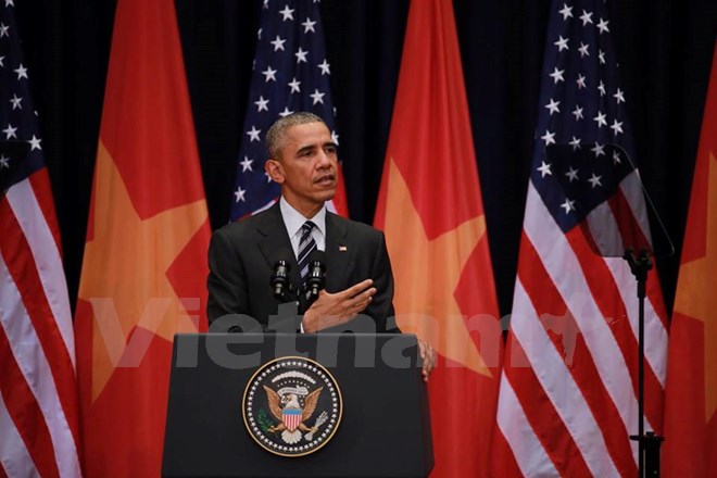 &Ocirc;ng Obama đọc b&agrave;i thơ thần "Nam quốc sơn h&agrave;" của L&yacute; Thường Kiệt