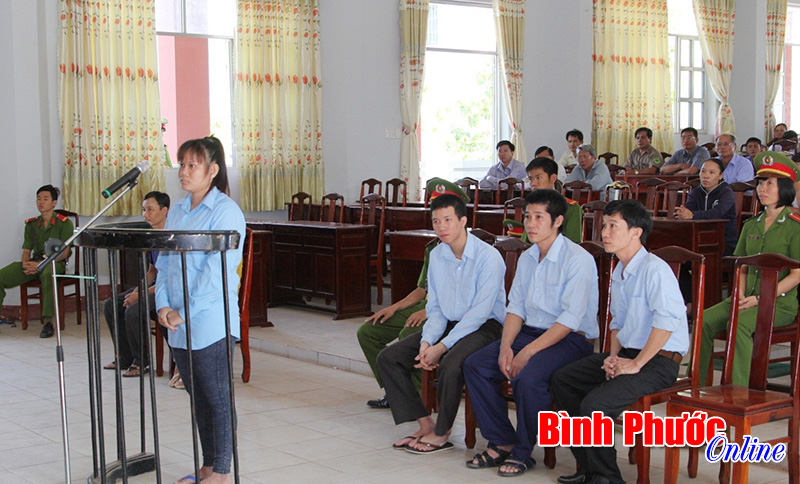 T&ograve;a &aacute;n nh&acirc;n d&acirc;n thị x&atilde; Đồng Xo&agrave;i x&eacute;t xử lưu động 3 vụ &aacute;n