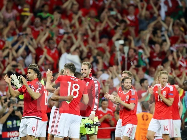 EURO 2016: Động lực kim tiền với các Liên đoàn bóng đá