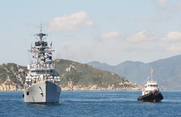 Cam Ranh - Điểm “nghỉ chân” trên tuyến hàng hải qua Biển Đông