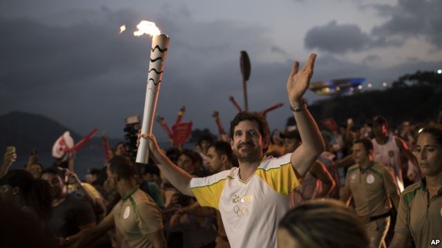 Ngọn đuốc Olympic 2016 đã tới thành phố Rio de Janeiro