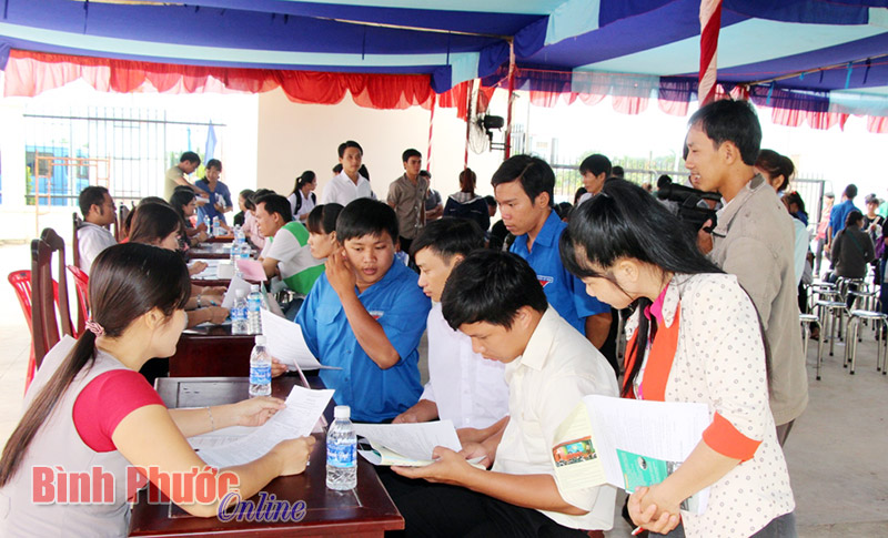 Khoảng cách giữa doanh nghiệp và người lao động