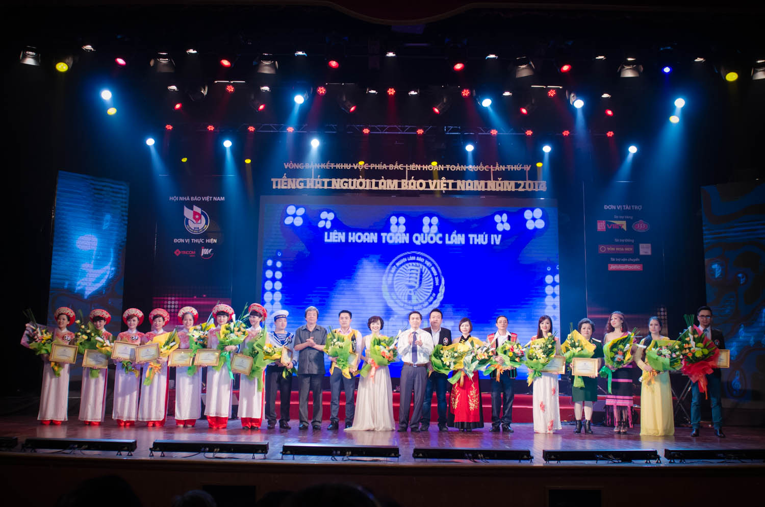 Li&ecirc;n hoan Tiếng h&aacute;t người l&agrave;m b&aacute;o năm 2016 sẽ diễn ra tối 24-8-2016