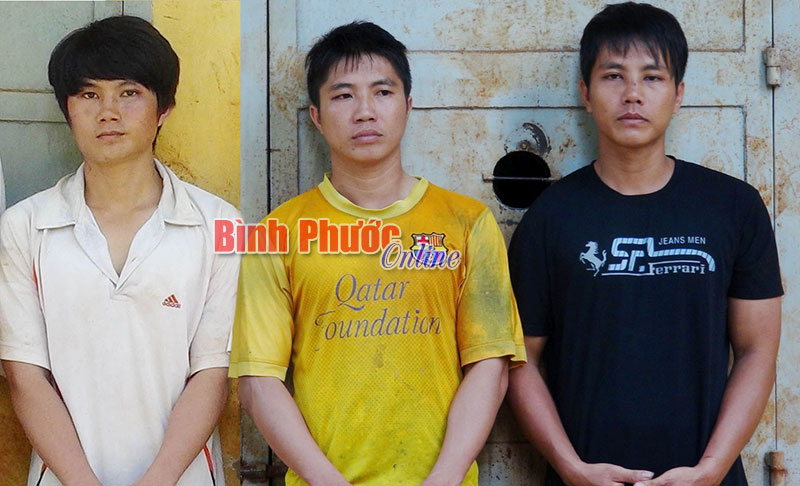 Khởi t&ocirc;́ 3 đ&ocirc;́i tượng trong vụ hành hung 3 c&aacute;n bộ, chi&ecirc;́n sĩ c&ocirc;ng an bị thương