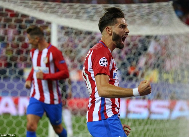Bayern "ôm hận" trước Atletico, Barcelona lội ngược dòng