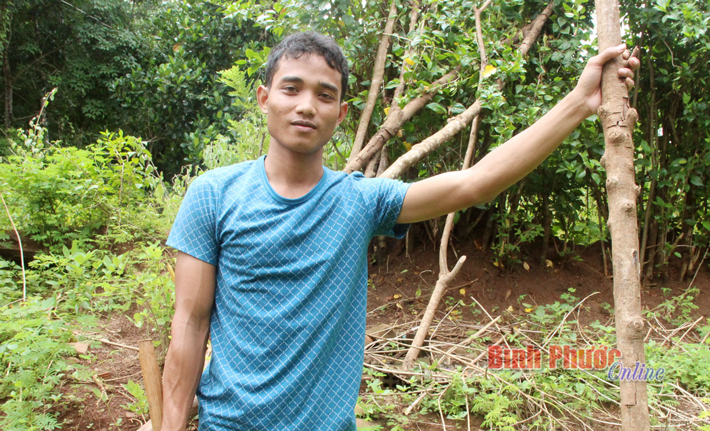 Điểu Dảng vượt kh&oacute; học giỏi   