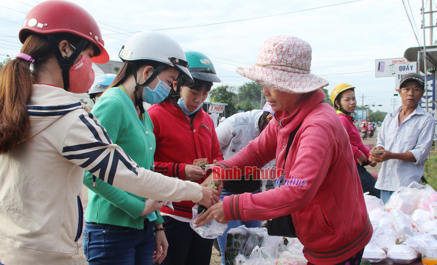 Bữa sáng giá rẻ của công nhân