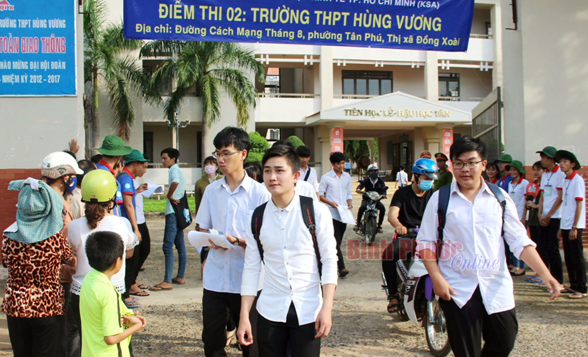 Một kỳ thi đậm tính nhân văn, nặng nghĩa thầy trò