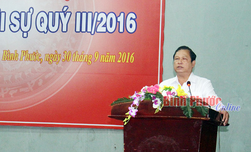 Ph&oacute; b&iacute; thư Tỉnh ủy, Chủ tịch UBND tỉnh th&ocirc;ng tin thời sự cho c&aacute;n bộ đo&agrave;n chủ chốt