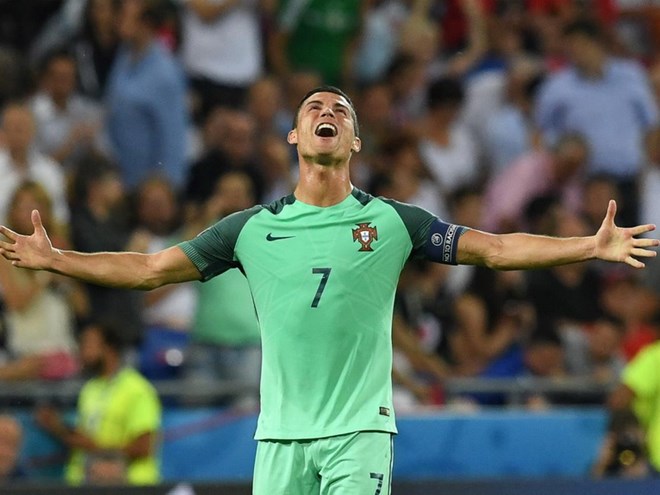 Cristiano Ronaldo nói gì sau khi đưa Bồ Đào Nha vào chung kết?