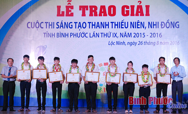 Vinh danh 42 giải thưởng sáng tạo thanh thiếu niên, nhi đồng tỉnh lần thứ 9/2016
