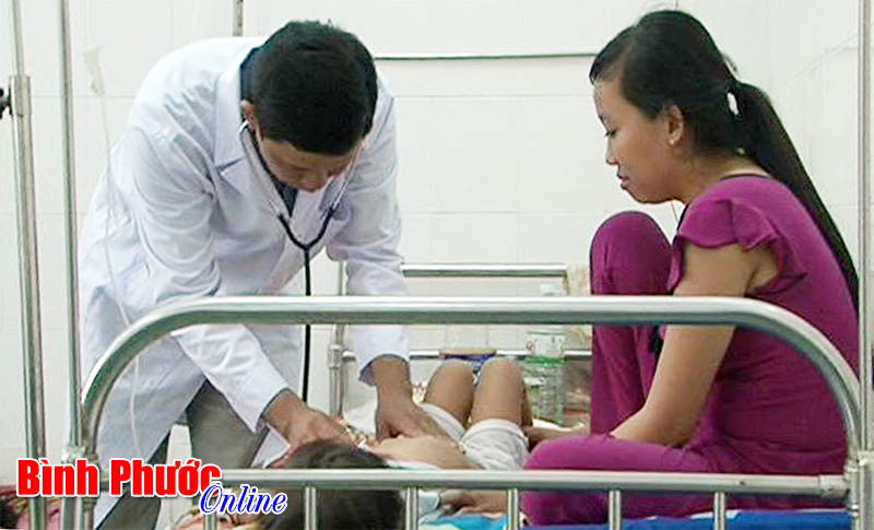 Đi ăn giỗ bị ngộ độc thực phẩm