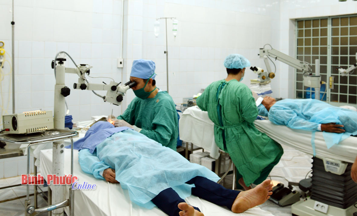 200 người nghèo Bình Long, Hớn Quản được mổ mắt miễn phí