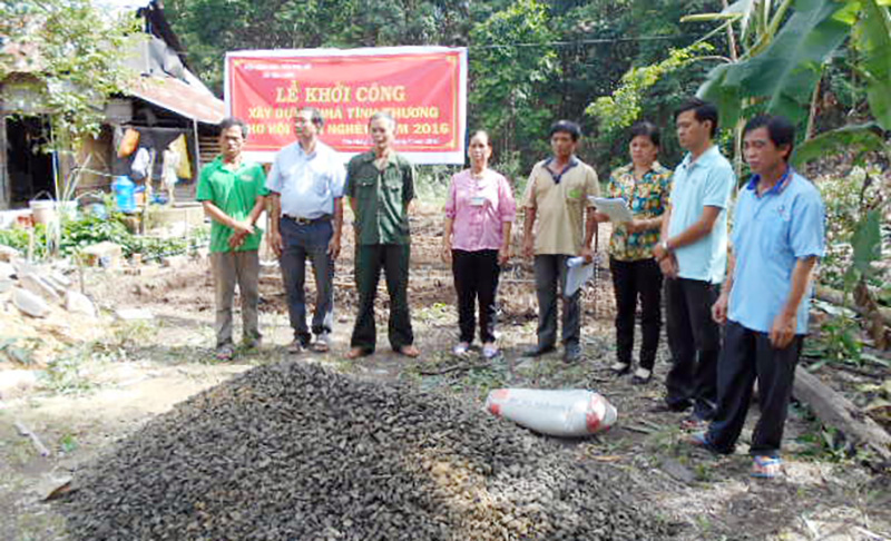 Thêm 1 căn nhà tình thương tặng hội viên nông dân huyện Đồng Phú
