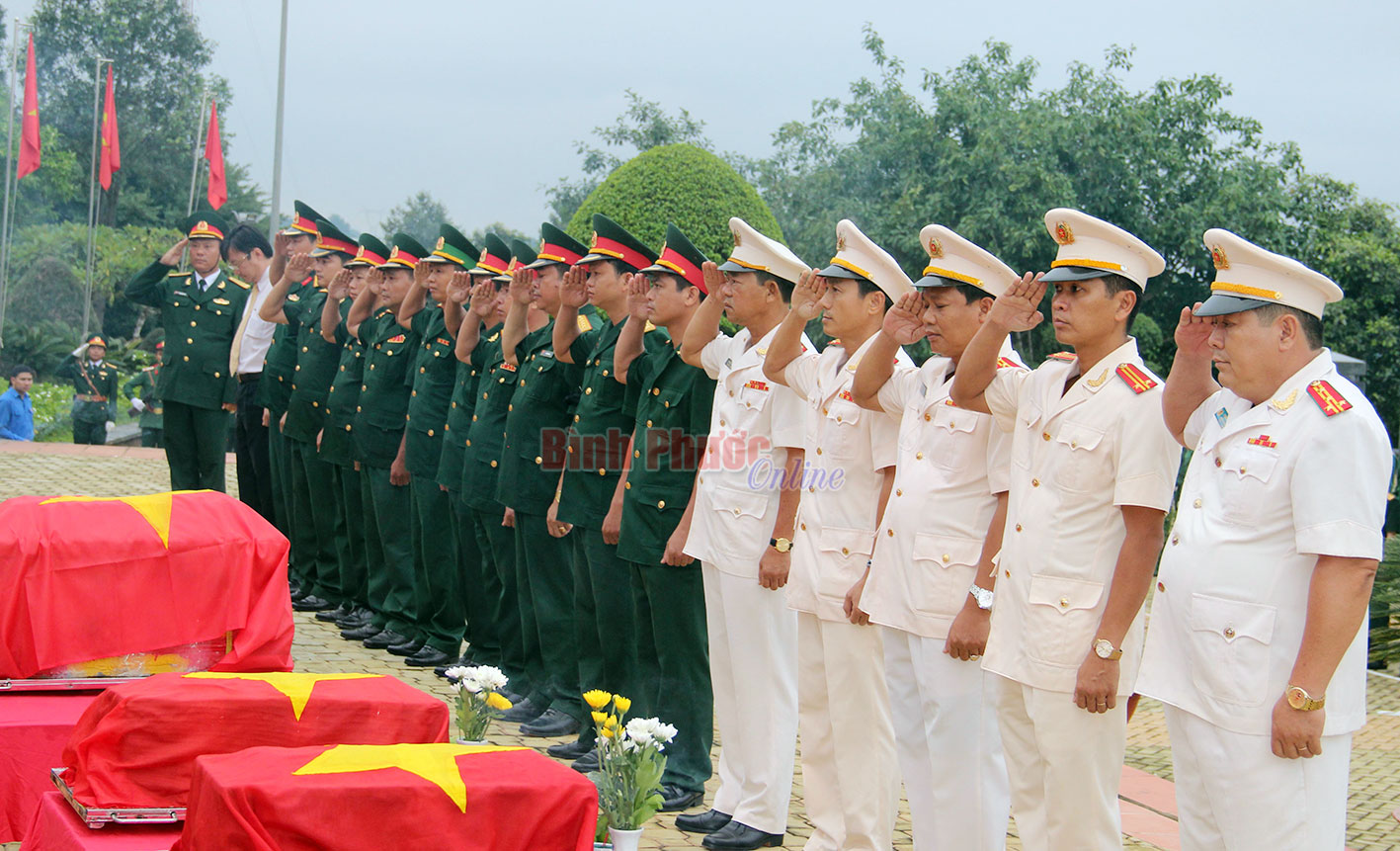 [Video] Lễ viếng, truy điệu và an táng 28 hài cốt liệt sĩ tại Nghĩa trang liệt sĩ tỉnh