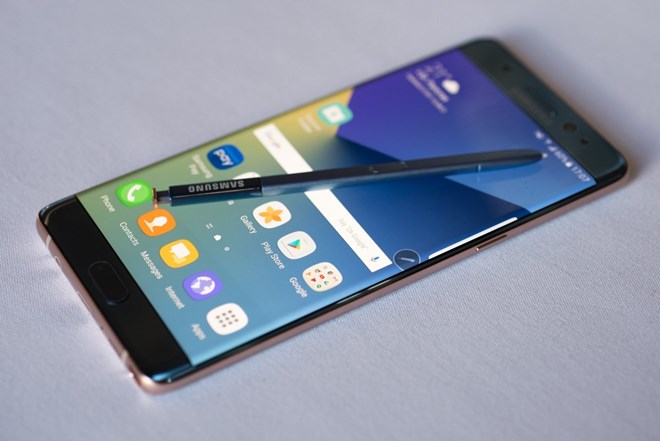 Điều gì đã khiến Samsung Galaxy Note 7 thành một quả bom?