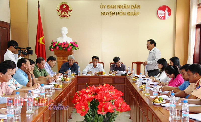 Ban ph&aacute;p chế HĐND tỉnh gi&aacute;m s&aacute;t thực thi ph&aacute;p luật về đảm bảo trật tự, an to&agrave;n giao th&ocirc;ng tại huyện Hớn Quản