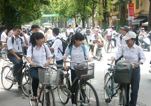 Tăng cường công tác giáo dục an toàn giao thông đầu năm học