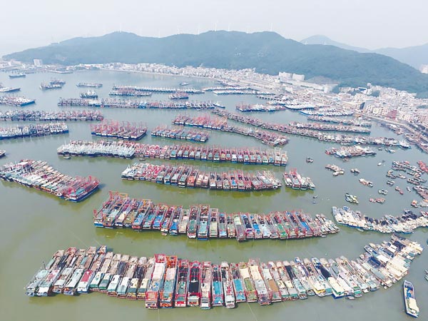 Trung Quốc chuẩn bị lùa hàng chục ngàn tàu cá ra biển Đông 