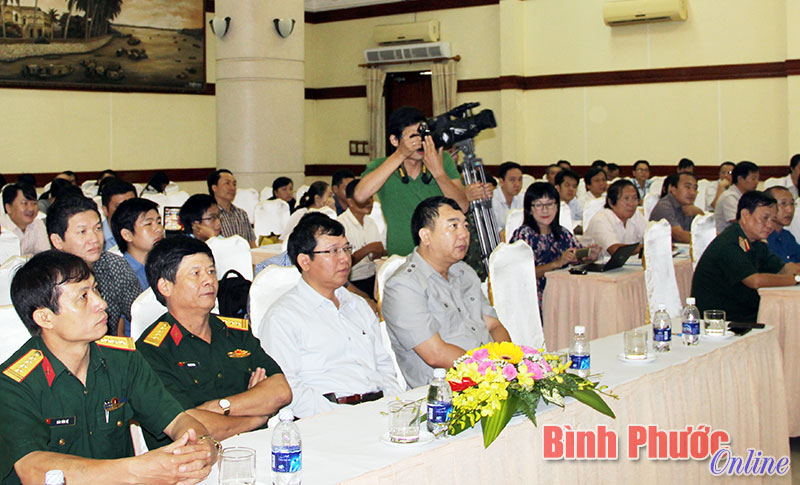 Khai mạc kh&oacute;a bồi dưỡng kiến thức QP-AN cho người l&agrave;m b&aacute;o