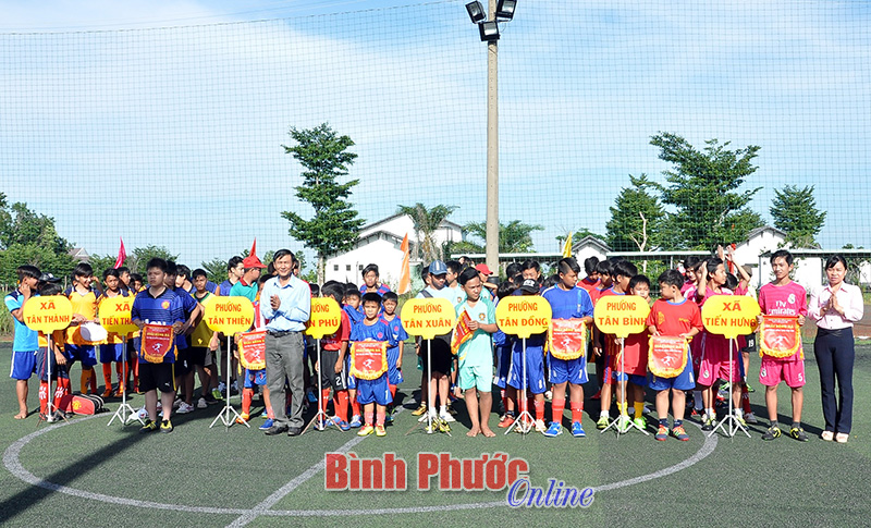 Khai mạc giải bóng đá U13 thị xã Đồng Xoài
