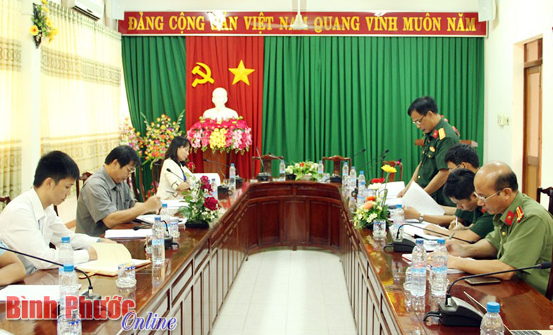 Kiểm tra gi&aacute;o dục QP-AN tại hai trường cao đẳng