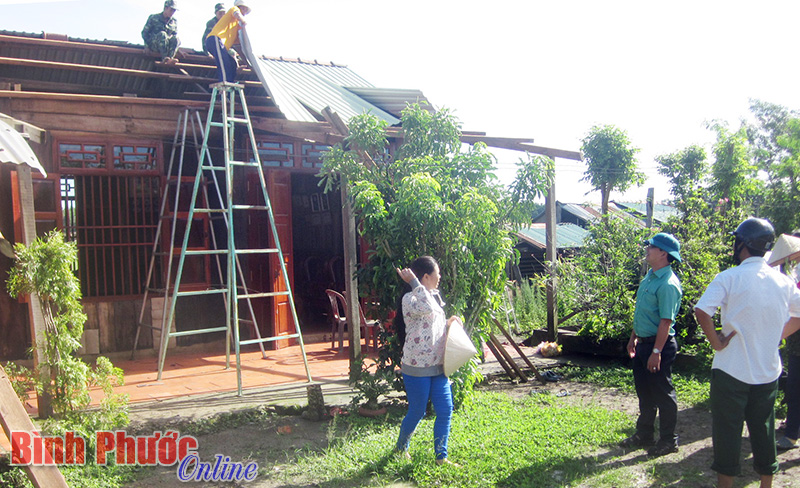 Mưa và gió lốc gây thiệt hại lớn ở Bù Đốp